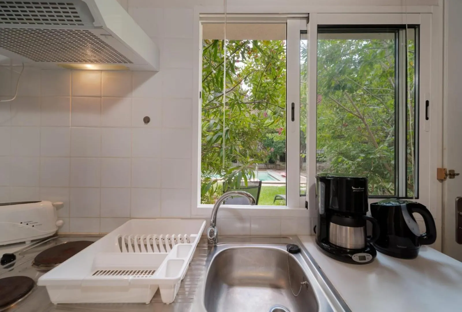 Appartements Tout Equipes Climatises Piscine Et Jardin Marseille