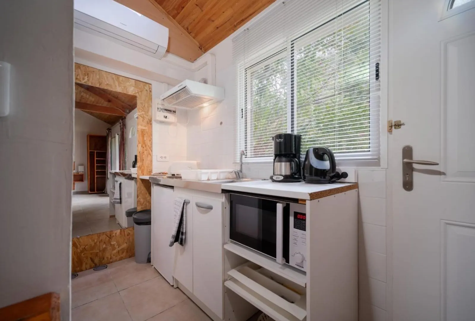 Appartements Tout Equipes Climatises Piscine Et Jardin Marseille Apartment